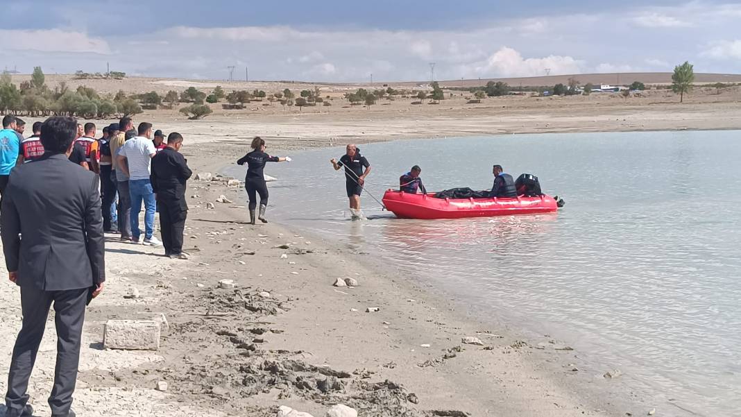 Niğde'de baraj gölünde acı son: Baba ve kızının cansız bedenleri bulundu 7